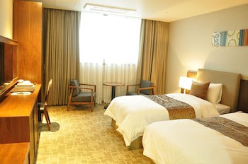 Hyunjin Tourist Hotel