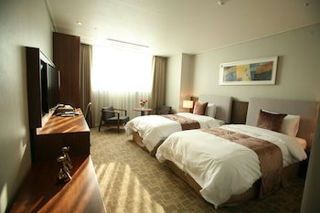 Hyunjin Tourist Hotel
