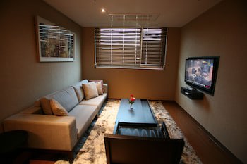 Hyunjin Tourist Hotel