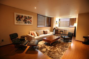 Hyunjin Tourist Hotel