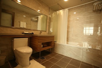 Hyunjin Tourist Hotel