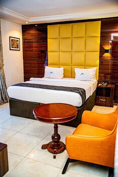Fritz Apartments And Suites