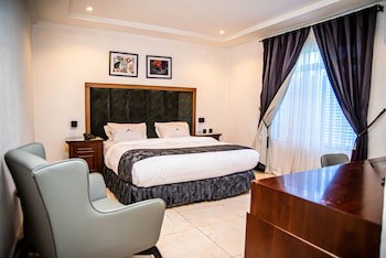 Fritz Apartments And Suites