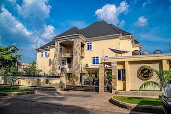 Fritz Apartments And Suites
