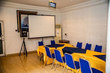 Fritz Apartments And Suites