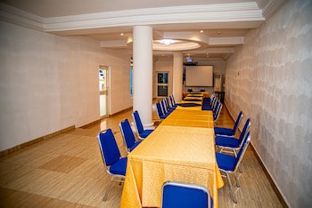 Fritz Apartments And Suites