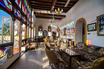 Tembo House Hotel