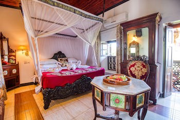 Tembo House Hotel