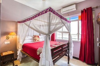 Tembo House Hotel