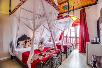 Tembo House Hotel
