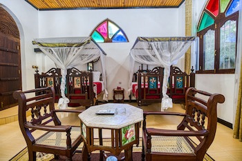 Tembo House Hotel