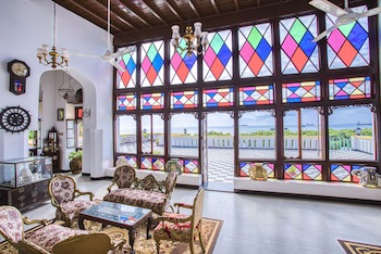 Tembo House Hotel