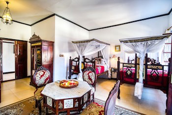 Tembo House Hotel