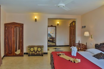 Tembo House Hotel