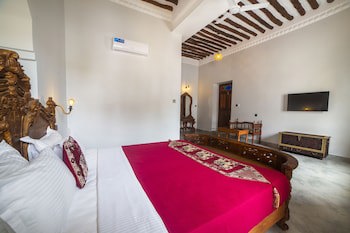 Tembo House Hotel