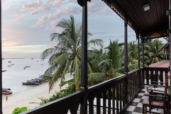 Tembo House Hotel