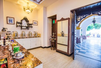 Tembo House Hotel