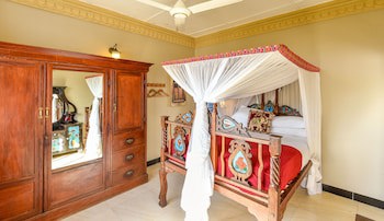 Tembo House Hotel