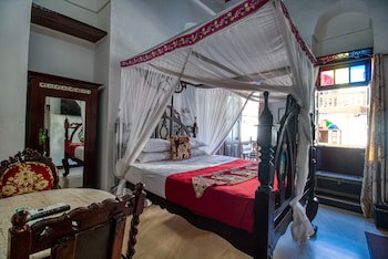 Tembo House Hotel