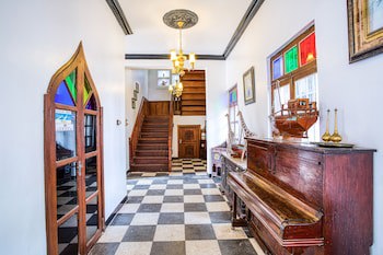 Tembo House Hotel