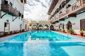 Tembo House Hotel