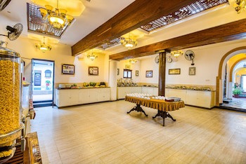 Tembo House Hotel