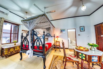 Tembo House Hotel