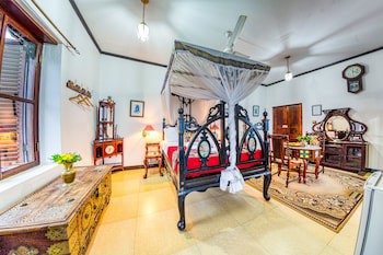 Tembo House Hotel