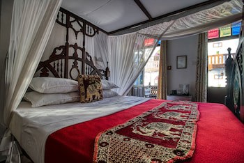 Tembo House Hotel