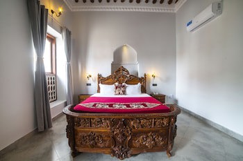 Tembo House Hotel