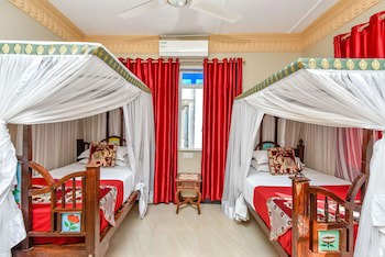 Tembo House Hotel