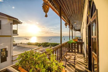Tembo House Hotel