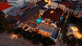 Tembo House Hotel