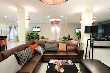 Paradise Hotel