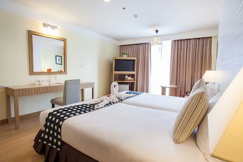 Paradise Hotel