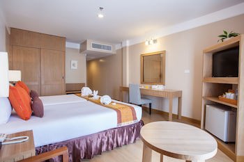 Paradise Hotel