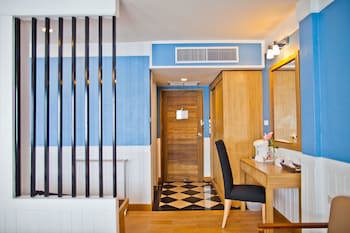 Paradise Hotel