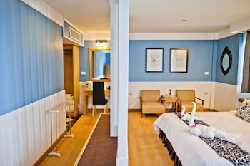 Paradise Hotel