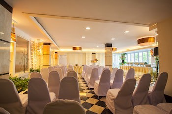 Paradise Hotel