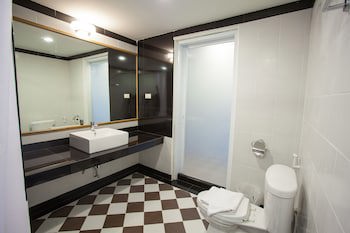 Paradise Hotel