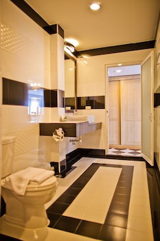 Paradise Hotel