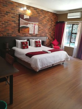 24 Onvrey Guest House