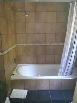 24 Onvrey Guest House