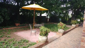 24 Onvrey Guest House