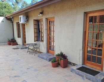 24 Onvrey Guest House