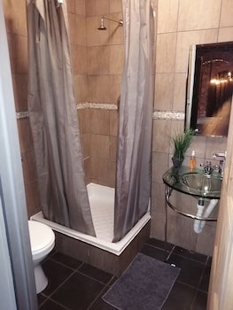 24 Onvrey Guest House