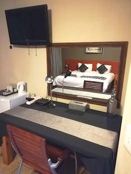24 Onvrey Guest House