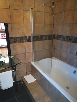 24 Onvrey Guest House