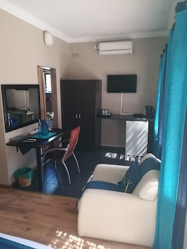 24 Onvrey Guest House
