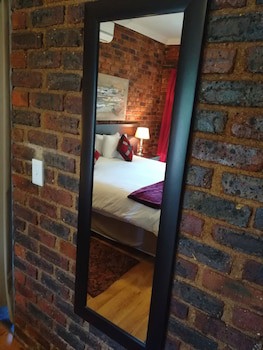 24 Onvrey Guest House
